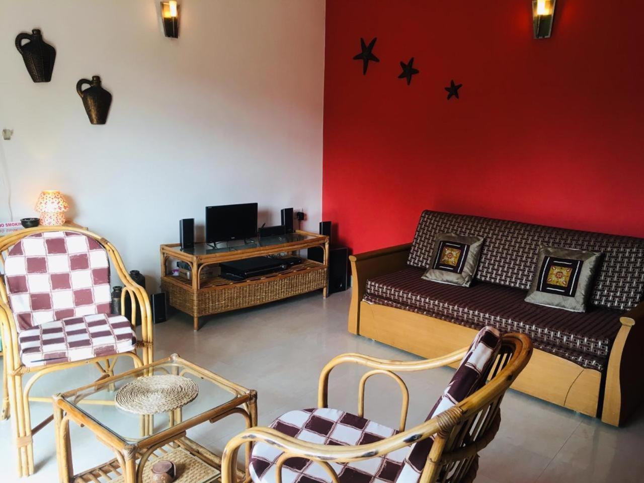 Blue Flamingo 1bhk Private At Nazri Apartment *