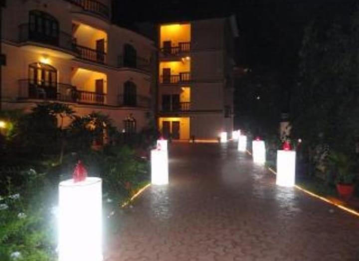 Blue Flamingo 1bhk Private At Nazri Baga